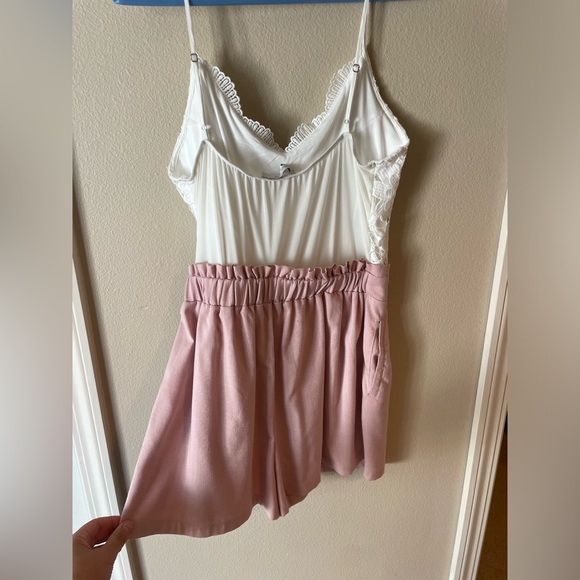 Beautiful white and pink romper! NWOT - Picture 4 of 4
